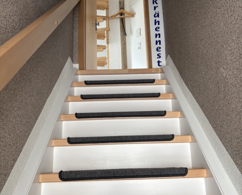 Treppe ins 1.OG zur Fewo Krähennest